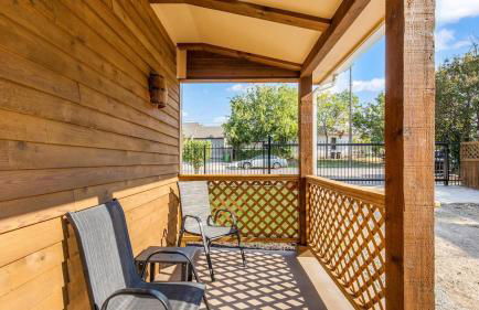 Stockyards 5 mins, New, Sleeps 8 Cedar House, TCU - Foto 28