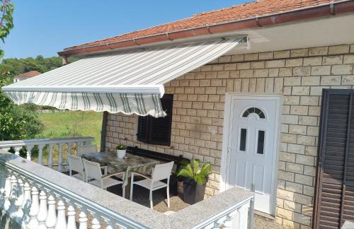 Apartment Roko (10m from the beach) - Foto 16