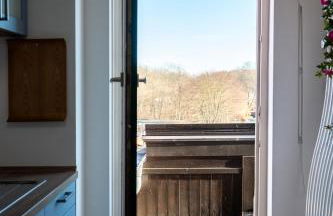 Doppelhaus- Villa Leipzig Schleußig , moderner Altbau Apartment Dachetage mit 2 Schlafzimmern und separatem Zusatzzimmer , Parkplatz - Balkon - Kamin - Eicheparkett - Arbeitsplatz - Foto 16