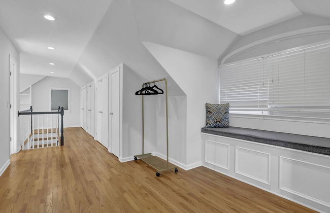 Chamblee Retreat 3BR Home w Spacious Porch - Foto 11