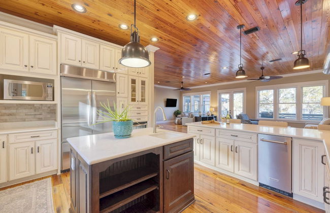 Blackwater Bay Hideaway by Avantstay Waterfront, Pool, Dock, Hot Tub - Photo 38