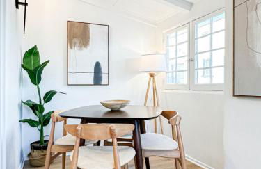 Modern 2-Bedroom Gem Close to Beverly Hills - DOH2 - Photo 3