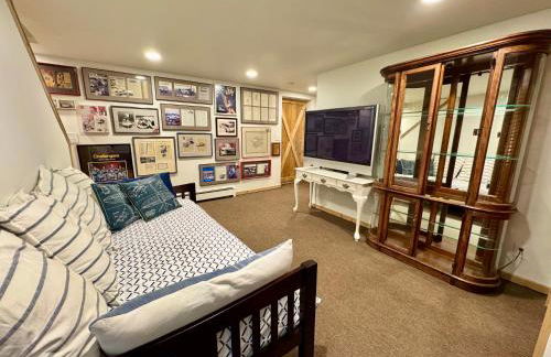 Private Forest Lodge Near Silverwood Theme Park - Sleeps 10 - Foto 18