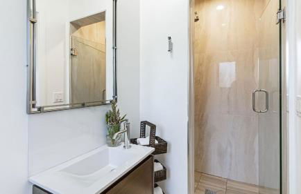 LA Hillside Retreat w Pool Views Fire Pit Outdoor Lounging Casa Bellagio by AvantStay - Foto 33