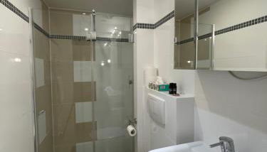 4 bedrooms, 2 bathrooms, kitchen, terrace - 10 min to fairground - Foto 5, towels, Shower