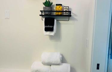 Stylish King Suite-FP-Hot Tub-Walk to All In OT - Photo 15