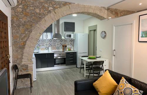 PINTOR MASSANET - Casa de piedra adaptada en LEscala - Foto 5