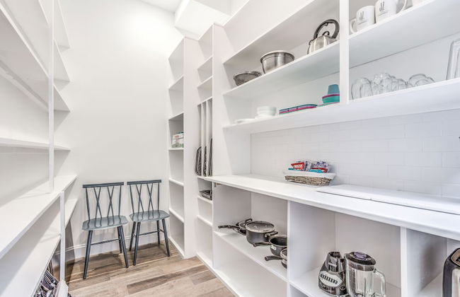 Delightfully Redesigned Home - JZ Vacation Rentals - Photo 29