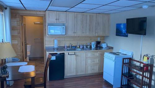 Halibut House Unit 3 - Foto 1, stove, toaster