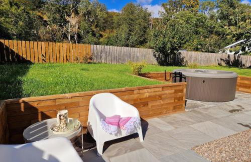 Highland River Cottage with Hot Tub - Foto 14