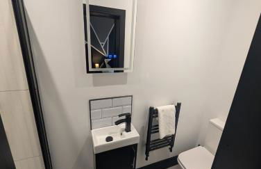 Swansea 5-Bed Family Home with Ensuite - Foto 34