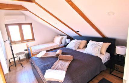 Hižica v plavem trnacu 1 - Foto 17