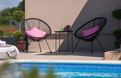 Family holiday house with private pool and playground - Foto 37