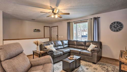 Idyllic Sturgis Home with Fire Pit and Large Deck! - Foto 4