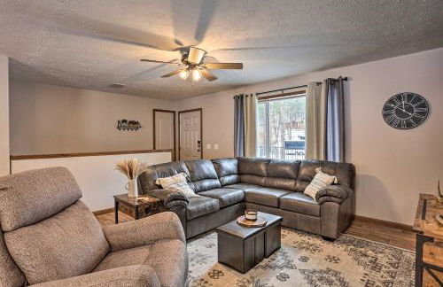 Idyllic Sturgis Home with Fire Pit and Large Deck! - Foto 4