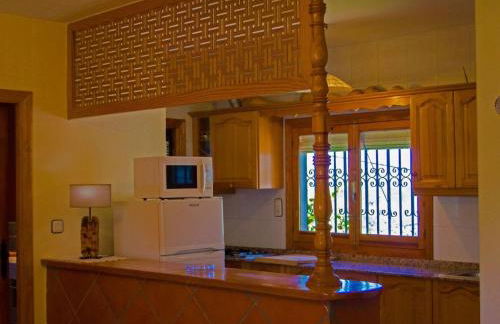 Holiday Home Gemütliches Haus in Anlage mit Schwimmbad in Válor by Interhome - Foto 13