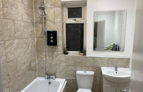 Short Stopzzz & Indoor Hot Tub - Foto 15