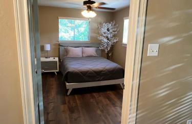 Hideaway - 3 BR Home with PRIVATE POOL on wooded lot - Foto 15