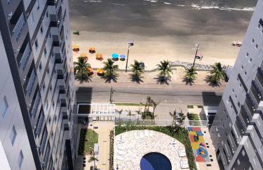 Apto frente o mar com 3 piscinas Wi-Fi gratuito aceito pet - Foto 71