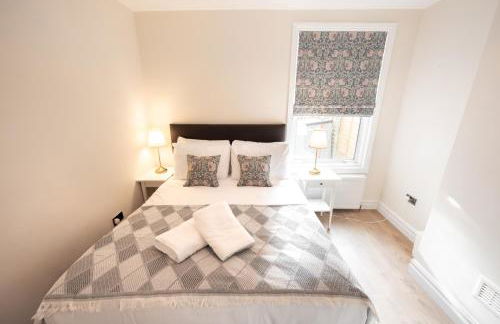 Victorian 2 Bedroom Flat, King Beds, Free WiFi, Near Shops & Transport, E17 - Foto 29