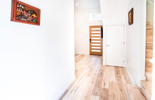 Unique 3-Level Loft with One bedroom & Two Full Bathroom - Foto 17