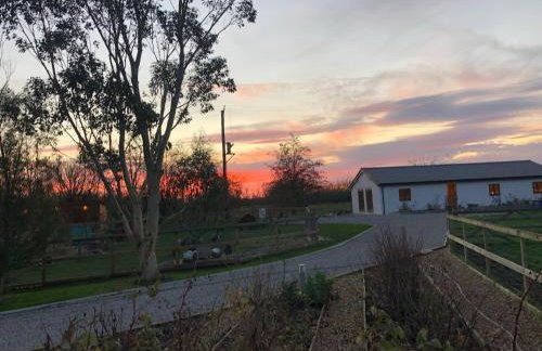 Peacock Barn - Photo 1