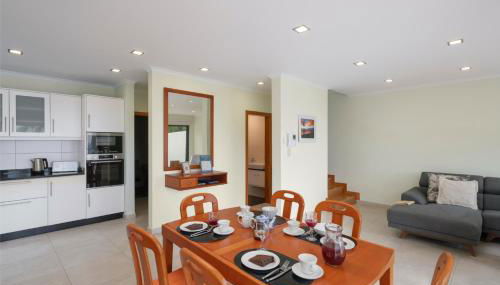 OurMadeira - Casa Amaro Mar - Photo 5, stove, toaster, minibar