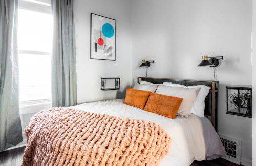 Mid-Century Modern Retreat in Little Italy - Foto 17