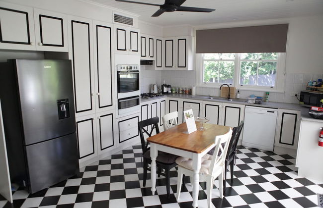 Fairbank House - Photo 18