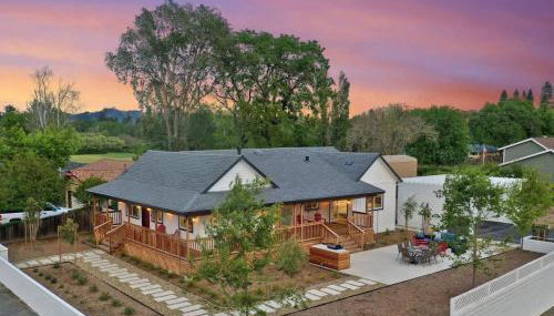 Completely Remodeled Farmhouse With Stunning Views Of Dry Creek Valley - Foto 1