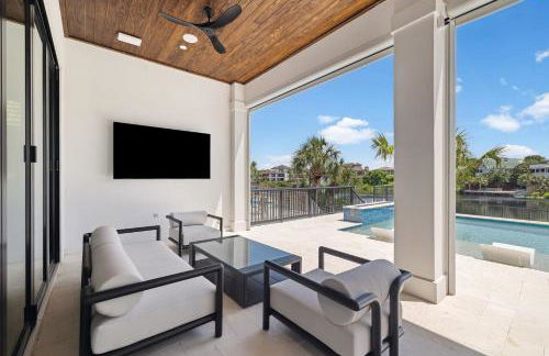 La Villa Nadia - Lakefront Luxury Vacation Rental in Destiny with Private Pool - Foto 11