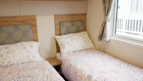 Excellent Caravan 2 Bedrooms Sleeps 6 - Foto 5