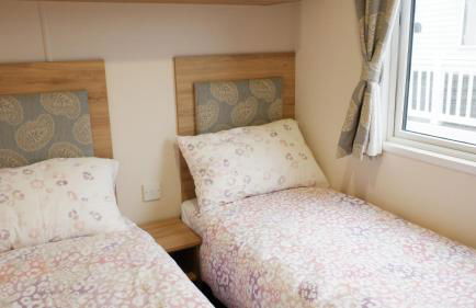 Excellent Caravan 2 Bedrooms Sleeps 6 - Foto 5