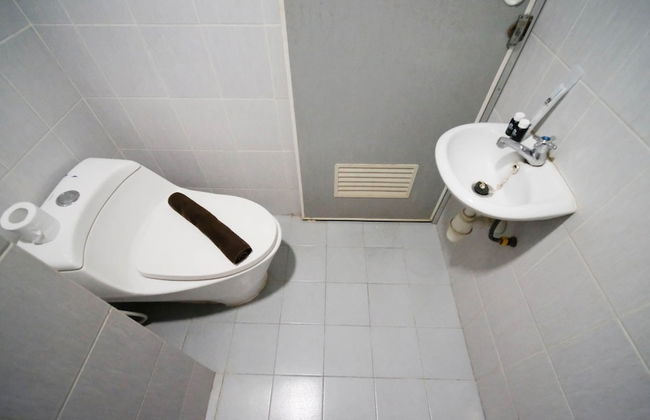 Simple And Homey 2Br At Dian Regency Apartment - Photo 21