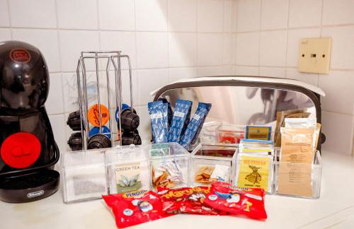 Cosy Wimbledon 4 Bed Home With Garden & Driveway Parking - Foto 38