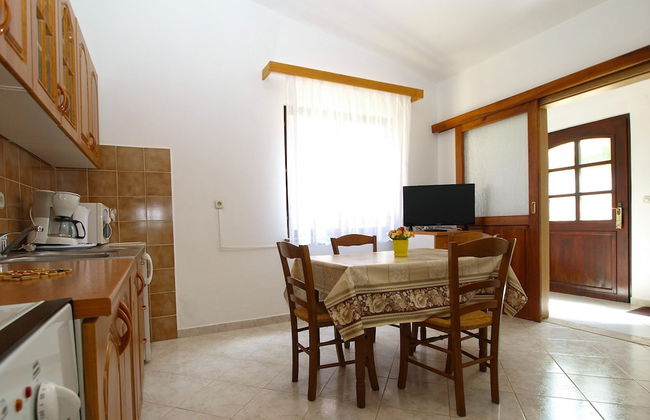 Apartment 1907 - Photo 6