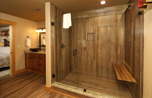 Splash Time Cinema - Six Bedroom Chalet - Photo 148