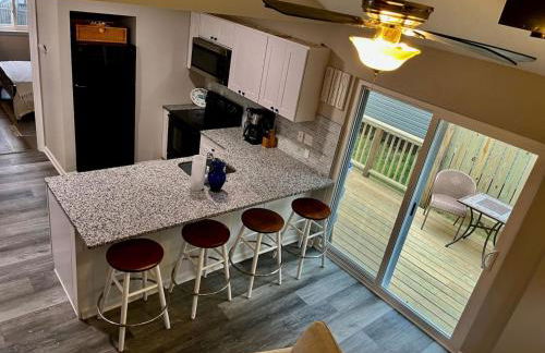 London Towne Bungalow Wloft - Walk To The Beach! - Foto 40