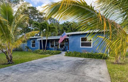 Hot Tub Firepit Deck 10mins to Beach Near Las Olas Middle Terrace Cottage by AvantStay - Foto 65