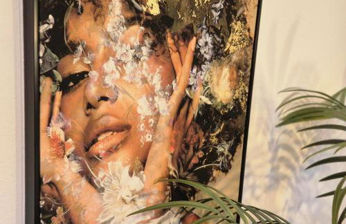 Stylish Old Town Apartment with Free Parking and a Balcony near the Cathedral - Foto 15