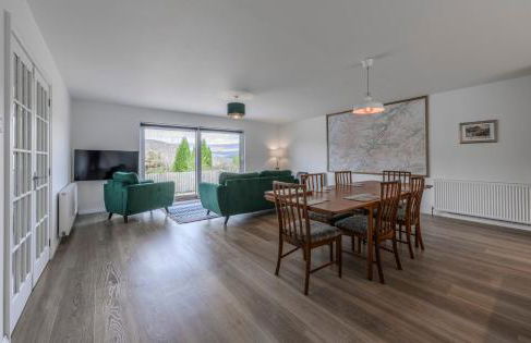 Heathercroft House-Modern 3 bedroom house with stunning views - Photo 7