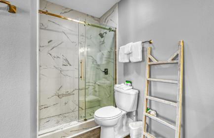 Shoreline Towers 2124 - Completely Renovated Luxury 3 Bedroom Beach Front Condo in Destin! - Foto 35