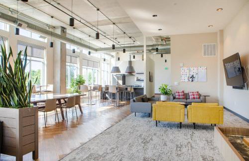 Luxury Penthouse Apt Near Brady St with Balcony and Lake View - Foto 17