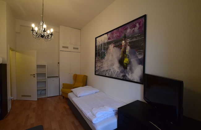 Big 2 Room City Apartment - Photo 16