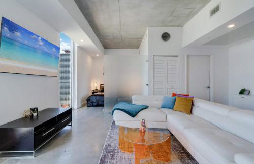 Vibrant Downtown Haven with Rooftop Pool & Parking - Foto 13