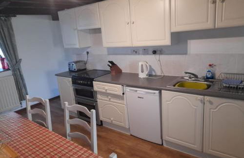 Hayloft Cottage Your Family-Friendly Countryside Retreat, Master En-suite, Sleeps 6, Indoor Pool, Tennis Court and Tarka Trial Access for cycling - Photo 6