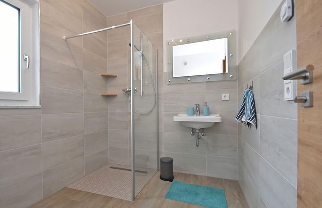 Holiday Home with Garden & Terrace in Bodenwöhr near Hammersee - Foto 7