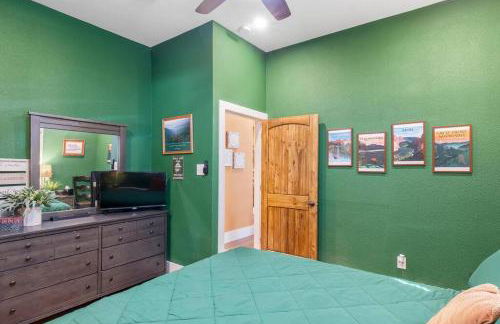 Stockyards-3/4 mile away!-Sleeps 8-Americana House - Foto 23