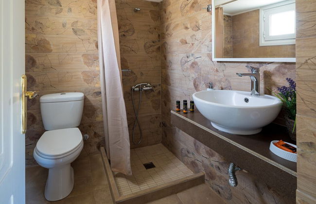 The Olive House - Photo 23