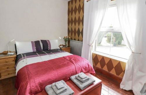 Lovely Comfortable 3 Bed Home, Worcester - Photo 14